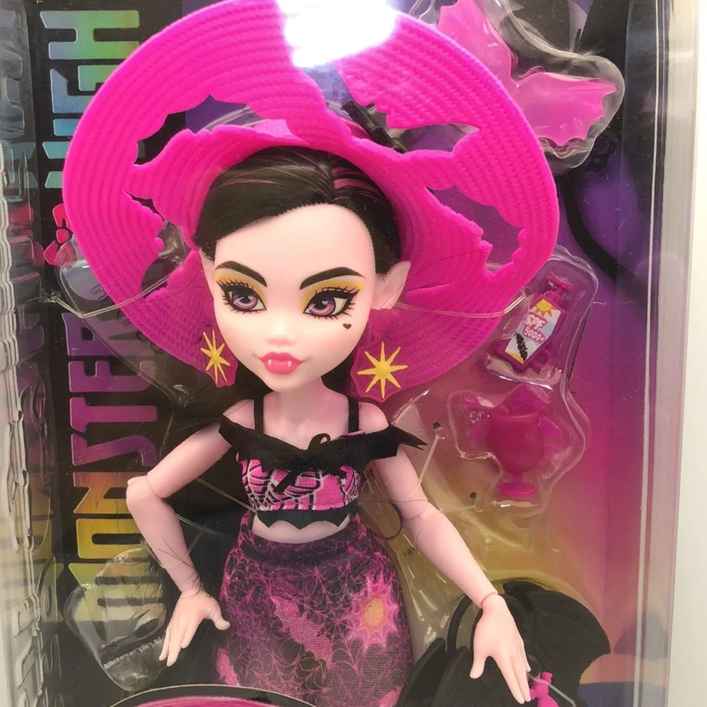 Monster‎ High Scare-adise Island Doll - Pink and Black Outfit